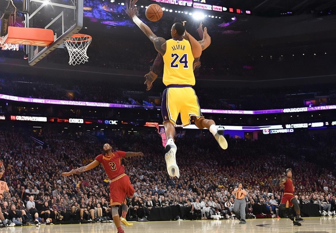 2018年NBA洛杉矶湖人VS克利夫兰骑士巅峰对决精彩回顾